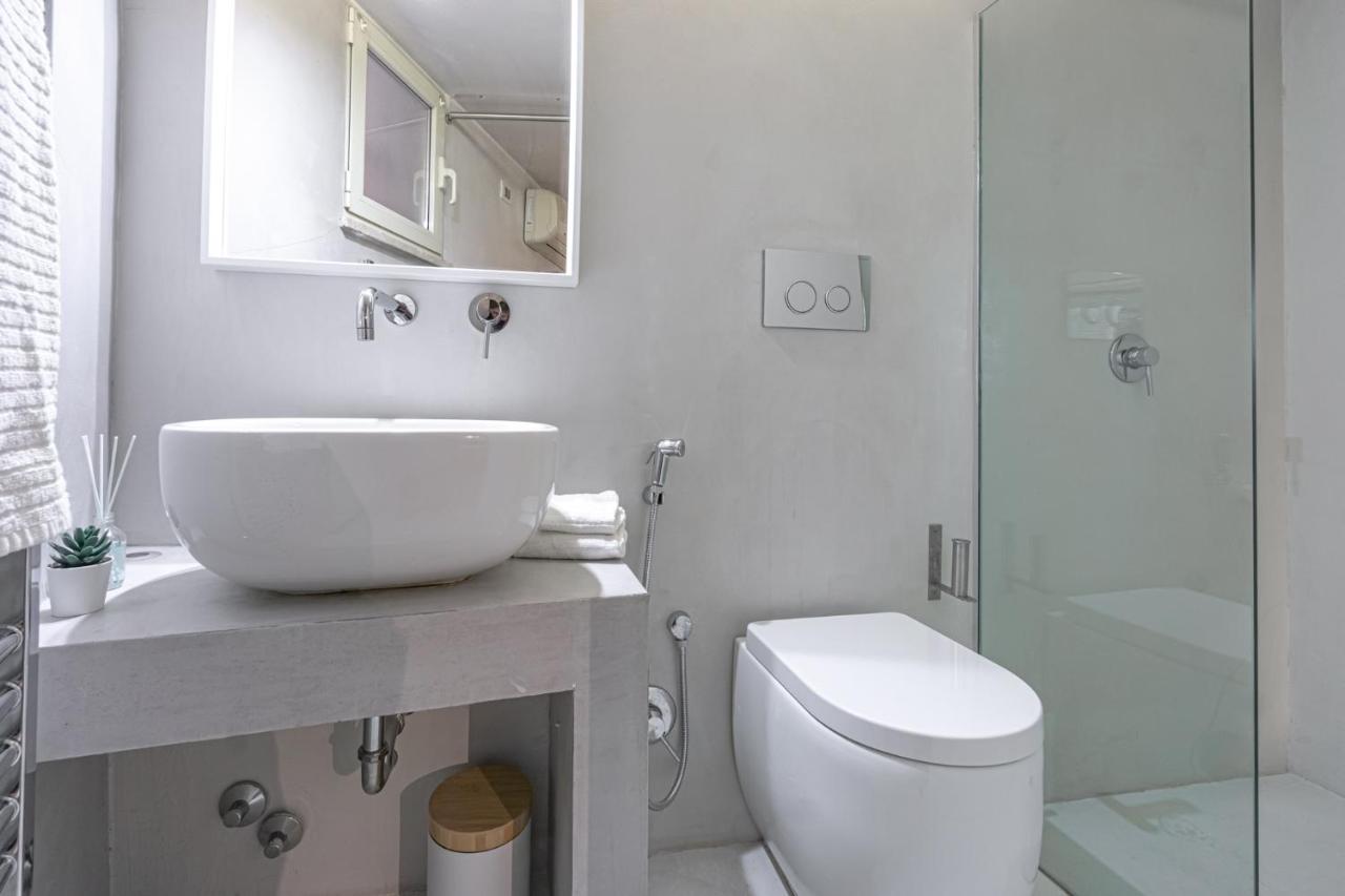 Lucrezia Apartment - Close To Piazza Navona Рим Екстер'єр фото