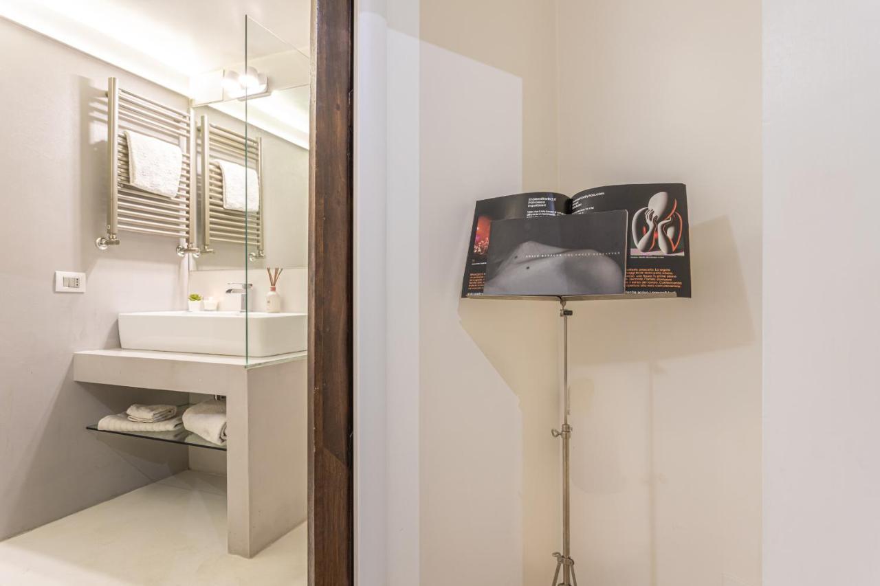 Lucrezia Apartment - Close To Piazza Navona Рим Екстер'єр фото